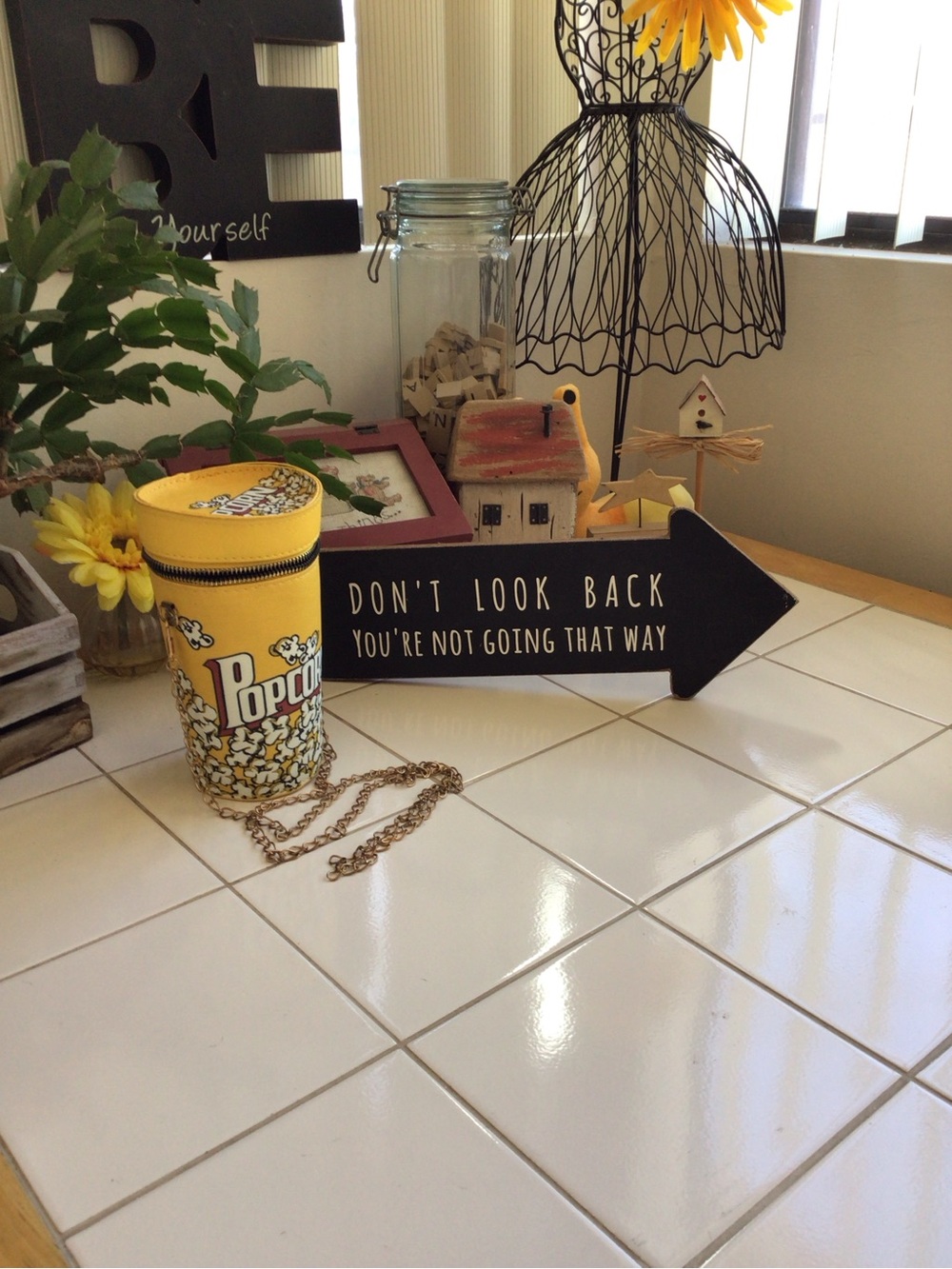 Mini Popcorn Bucket Design Crossbody has